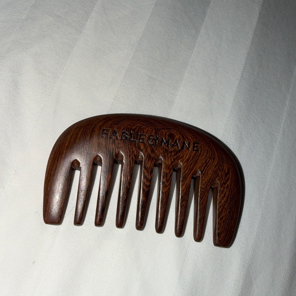 Fable & Mane Scalp Massager Comb - Picture 2 of 2